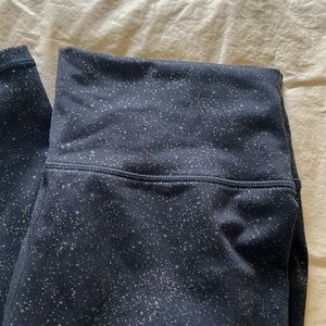 Fabletics: Sleek Black Leggings with Comfortable Fit